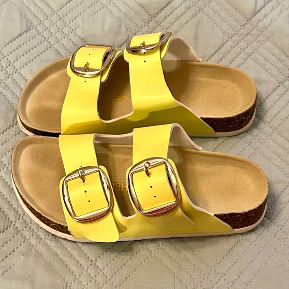SWEECHEE Women’s Yellow Sandals, Size 6 - Picture 3 of 7